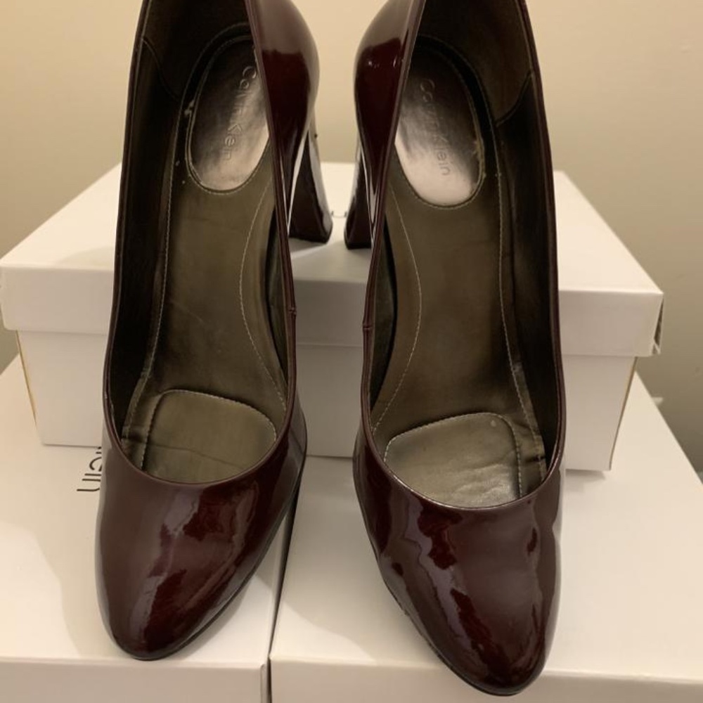 Calvin Klein round toe pumps - Picture 4 of 12